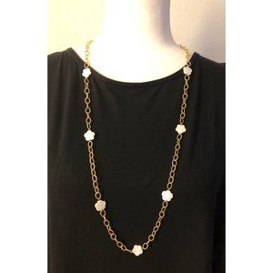 Necklace 17" gold tone chain & ten 5-petal flowers